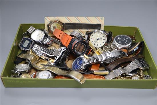 Thirty three assorted mainly gentlemans modern wrist watches including Fossil, Seiko, Casio and Sekonda.